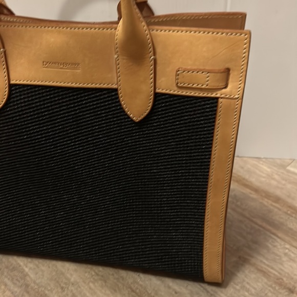 Dooney & Bourke Shoulder Bag/ Large Tote Bag Tan Leather and Black Mash - Picture 11 of 17